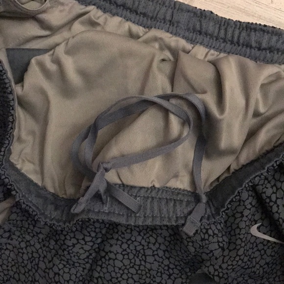 NWT Nike 5K Shorts - Picture 3 of 4